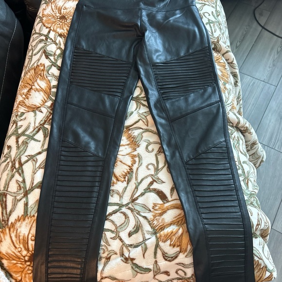 7 for all mankind faux black leather sz small pants EUC - Picture 6 of 14